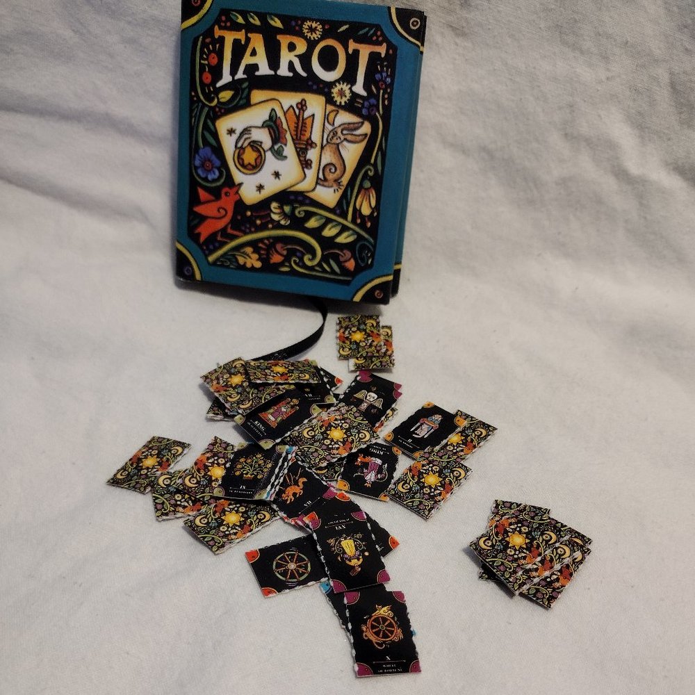 Tarot Nova Mini Deck - Picture 2 of 3